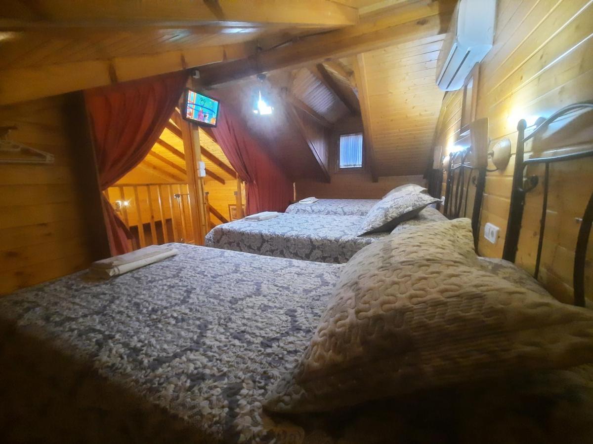 Cabanas De Madera El Rinconcillo Arroyo Frio Buitenkant foto